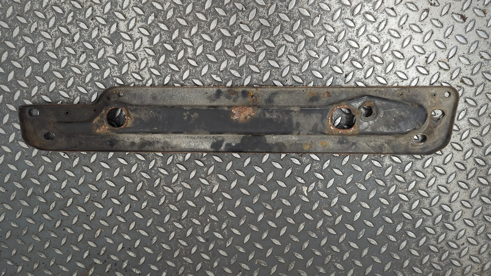 Балка подрадиаторная