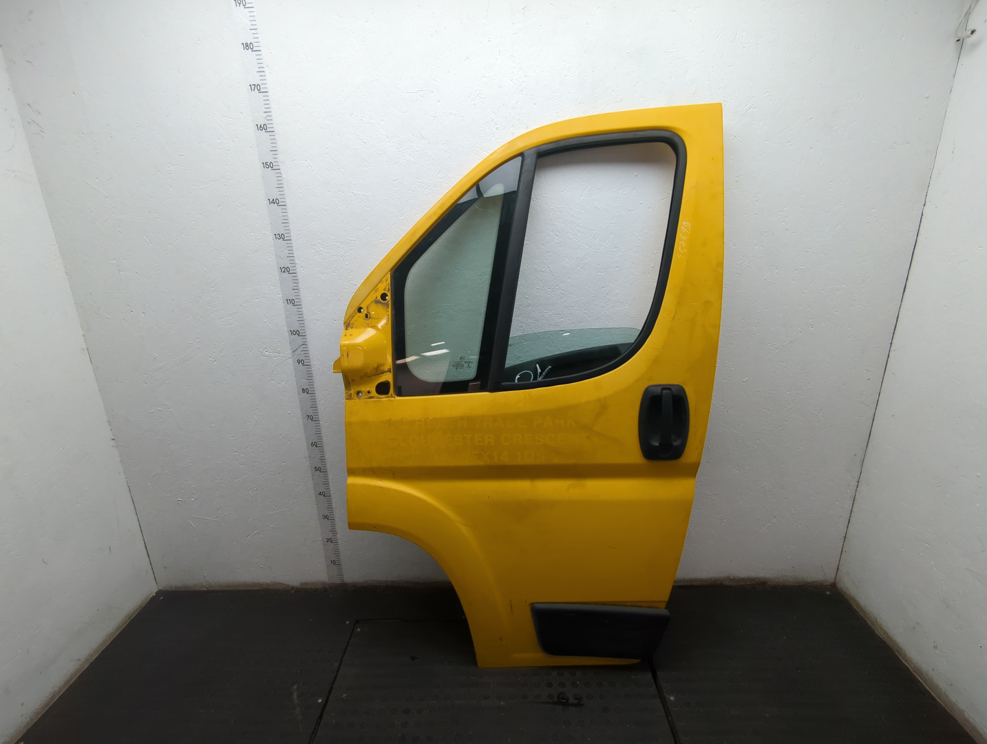 Дверь передняя левая