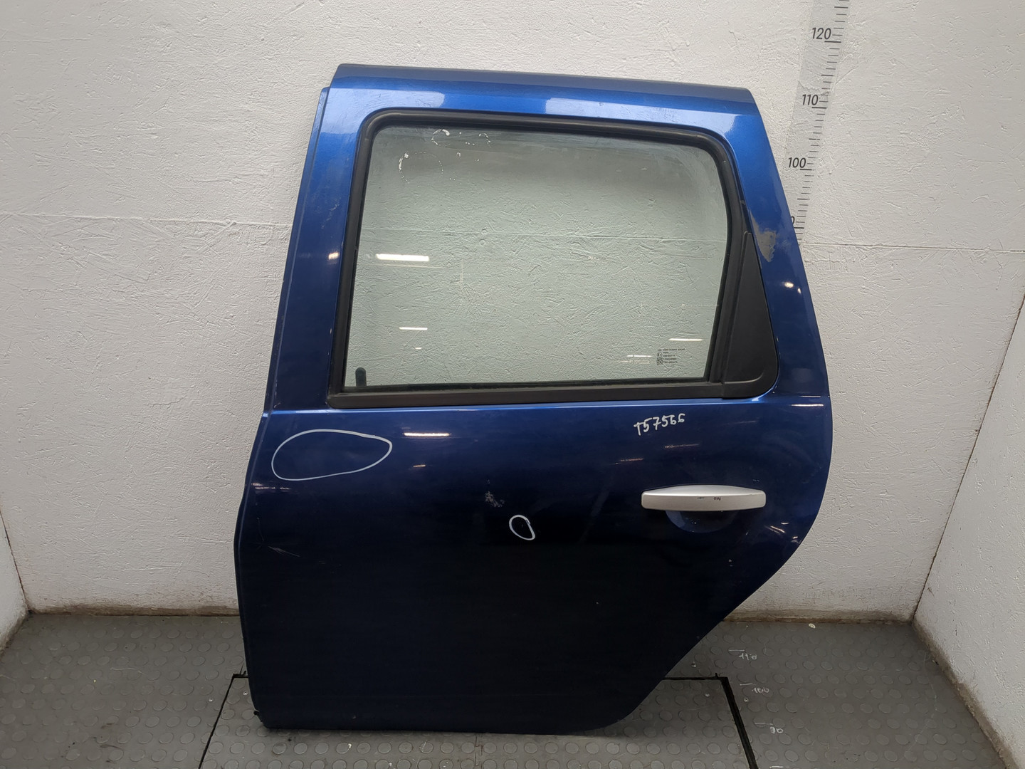 Дверь задняя левая