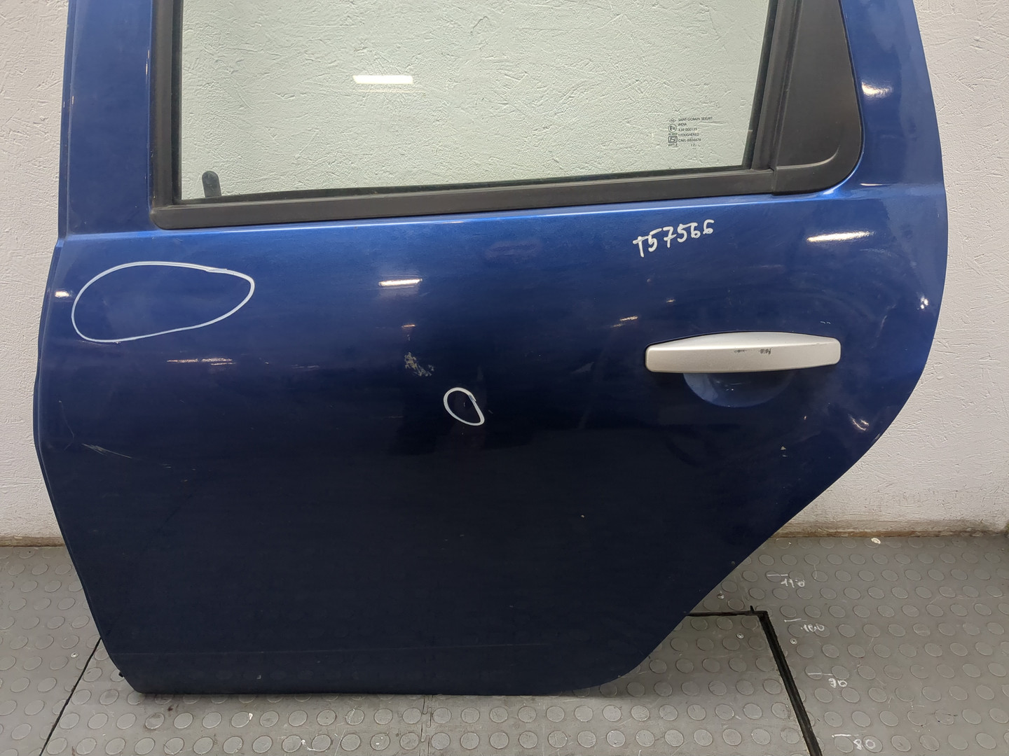 Дверь задняя левая