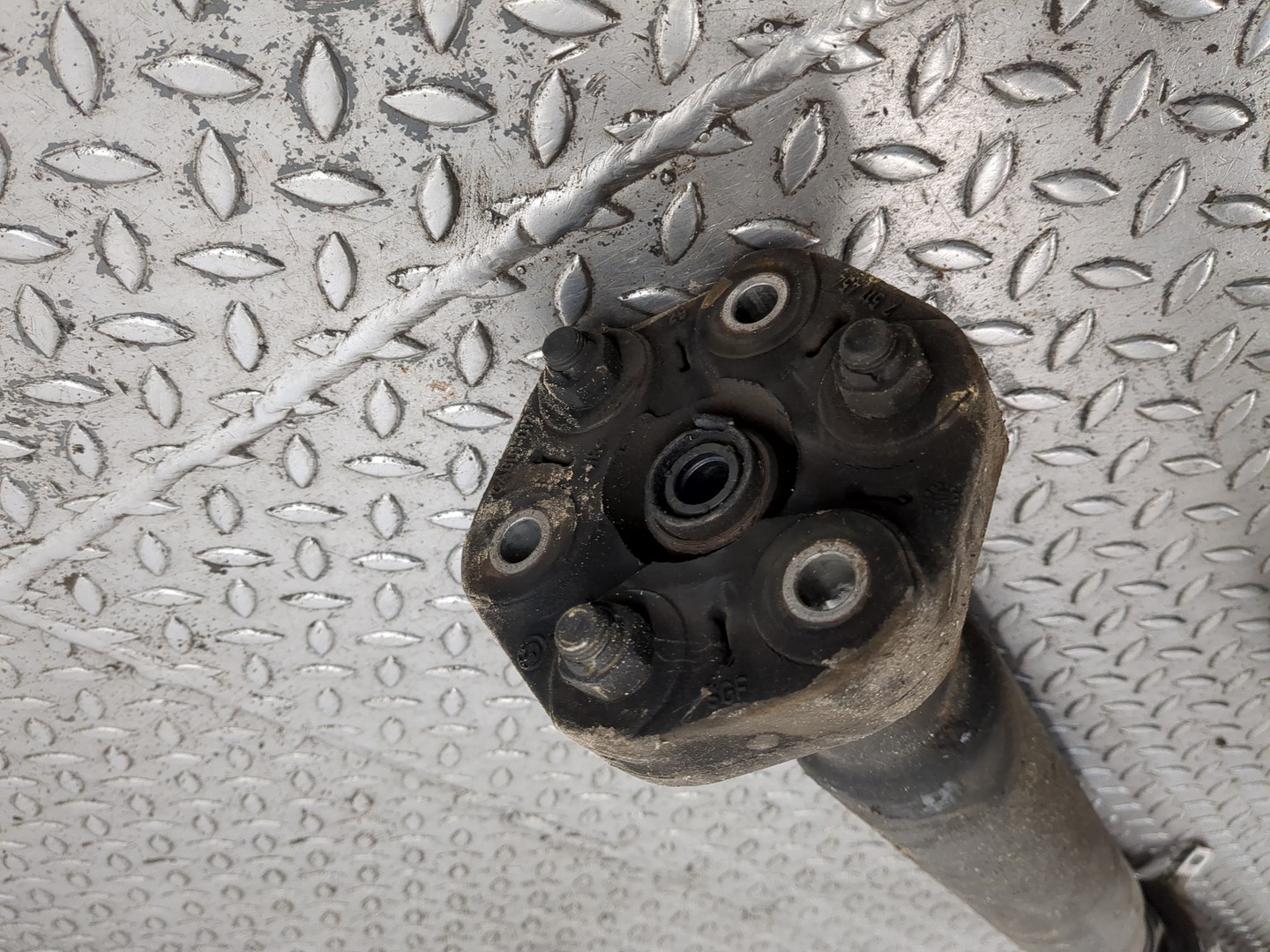 Вал карданный задний