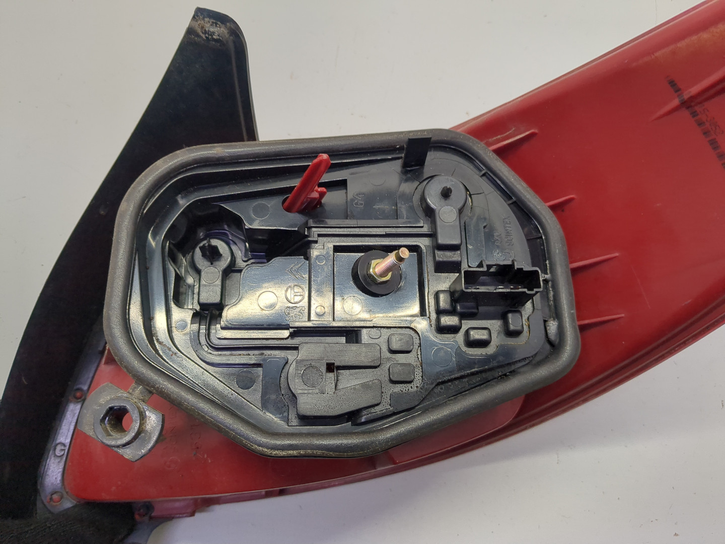 Фонарь задний левый