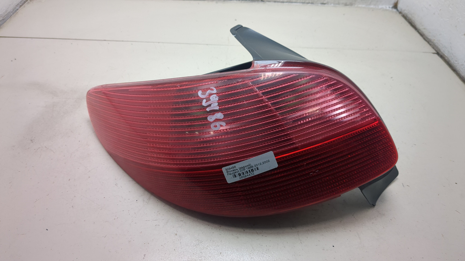 Фонарь задний левый