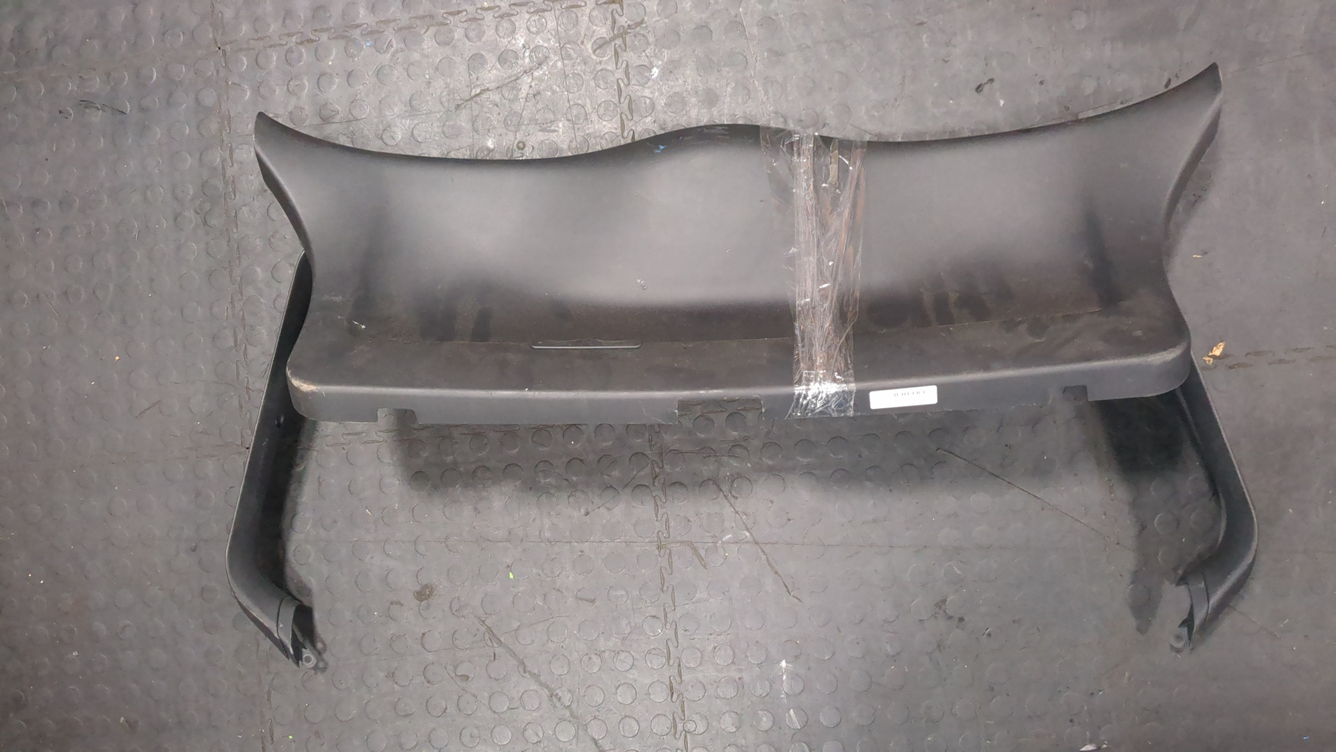 Обшивка двери багажника