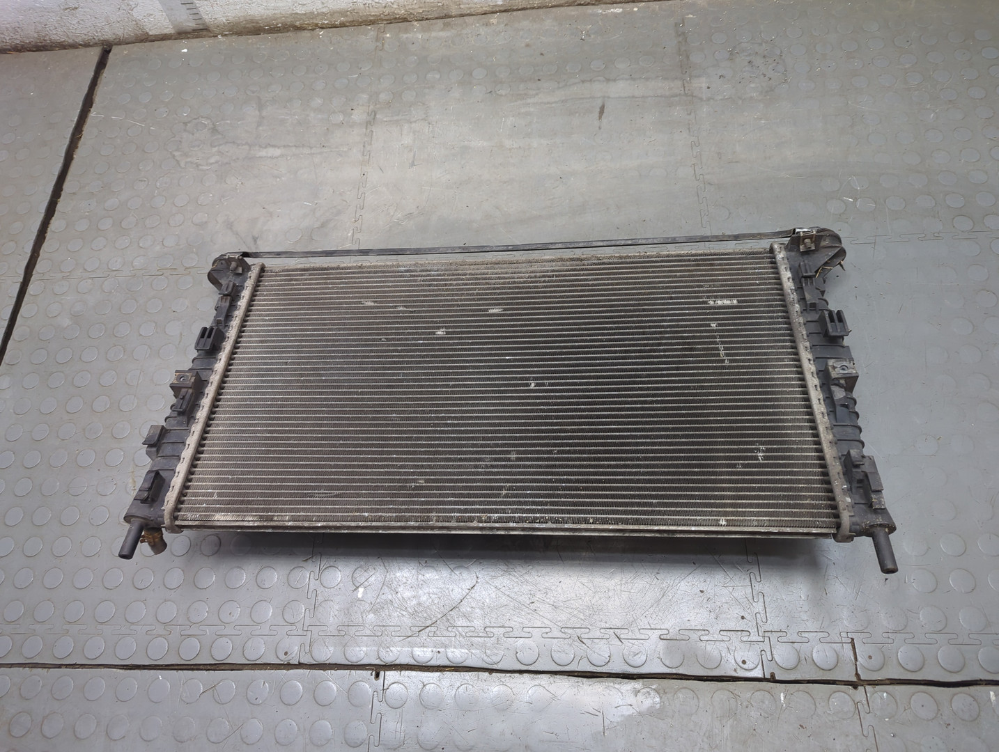 Радиатор охлаждения двигателя основной