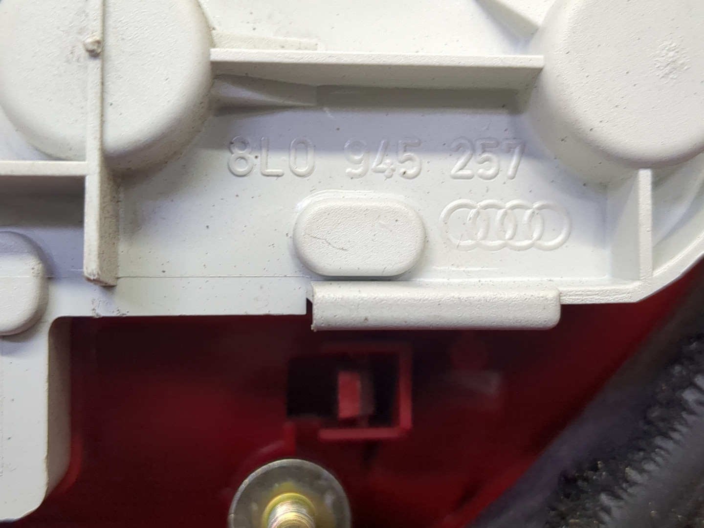 Фонарь задний левый