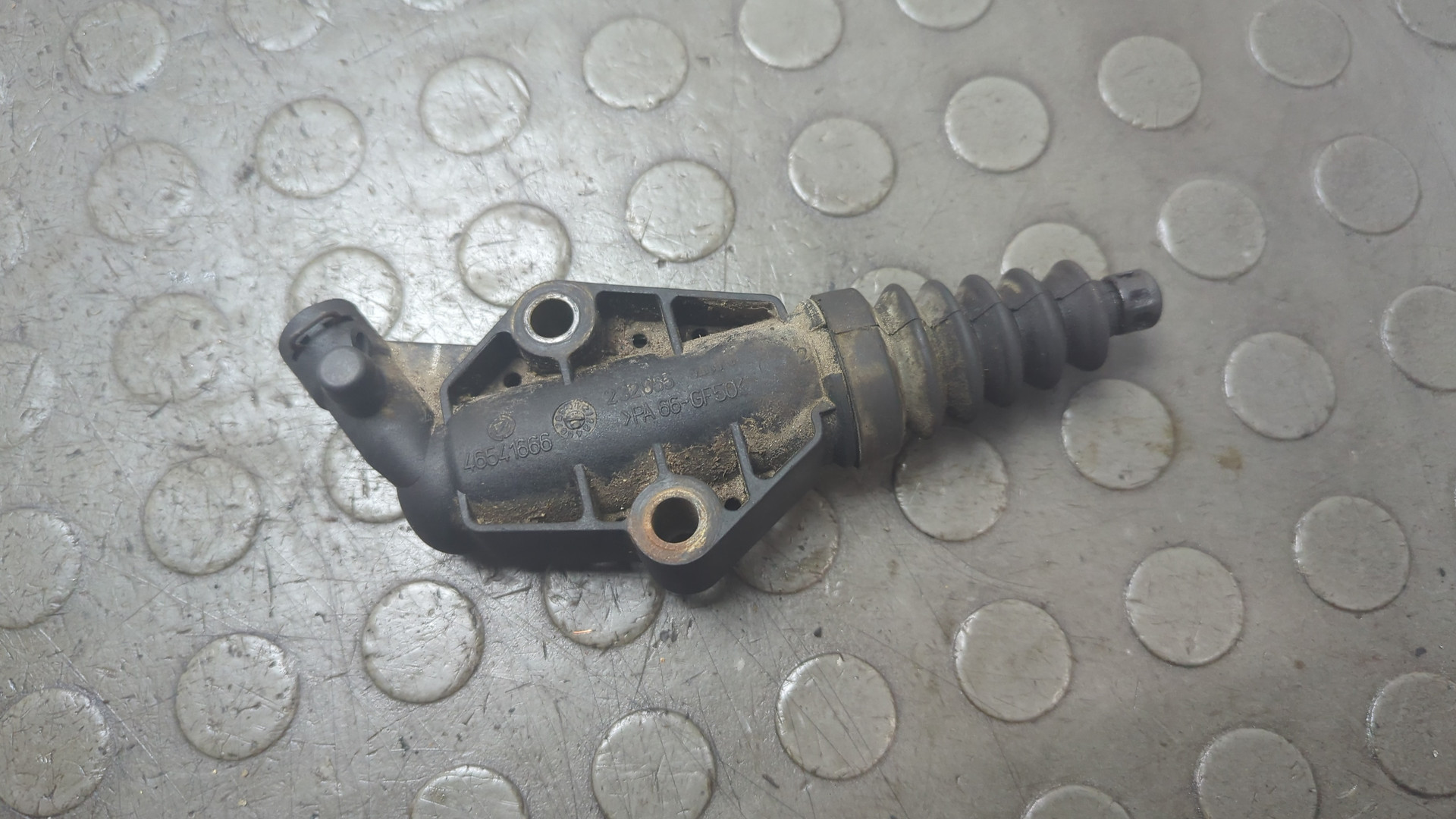 Цилиндр сцепления рабочий