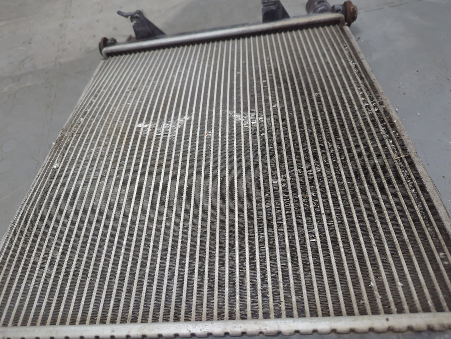 Радиатор охлаждения двигателя основной