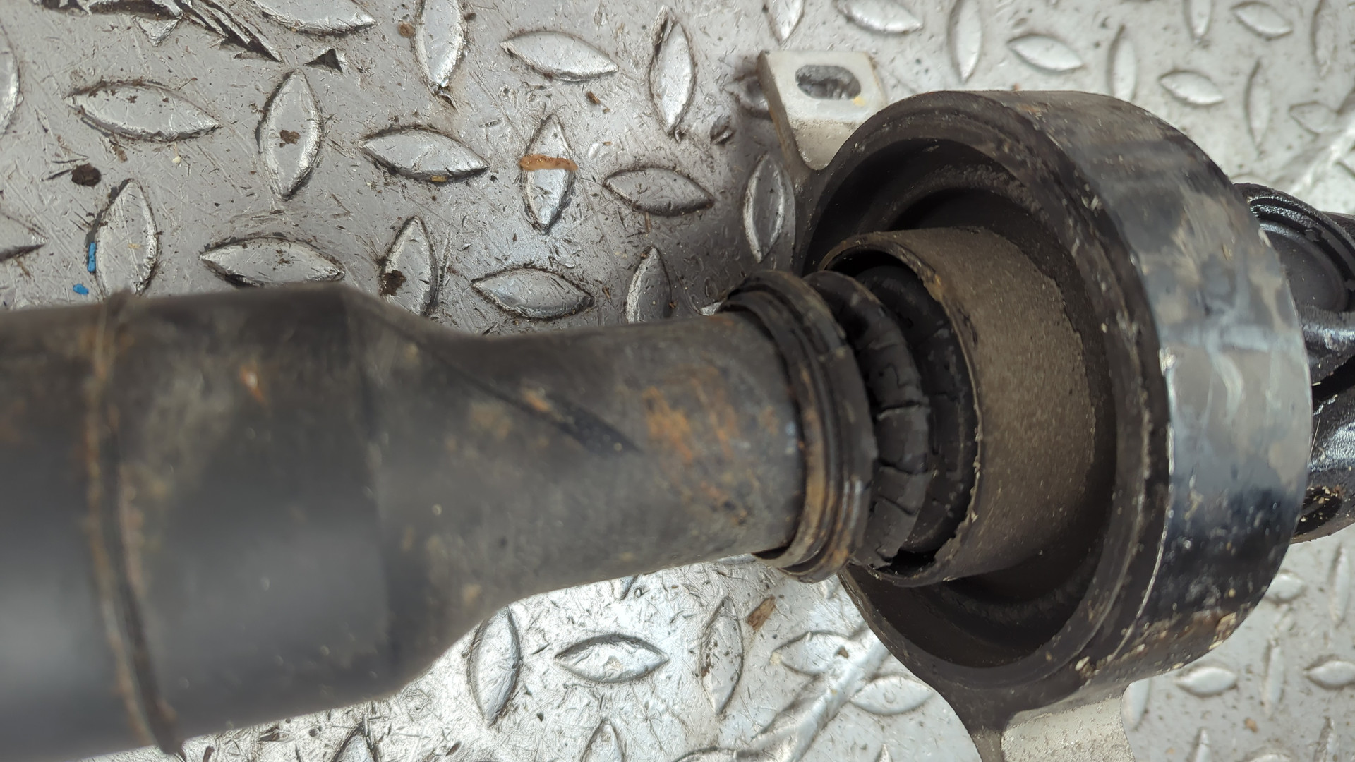 Вал карданный задний