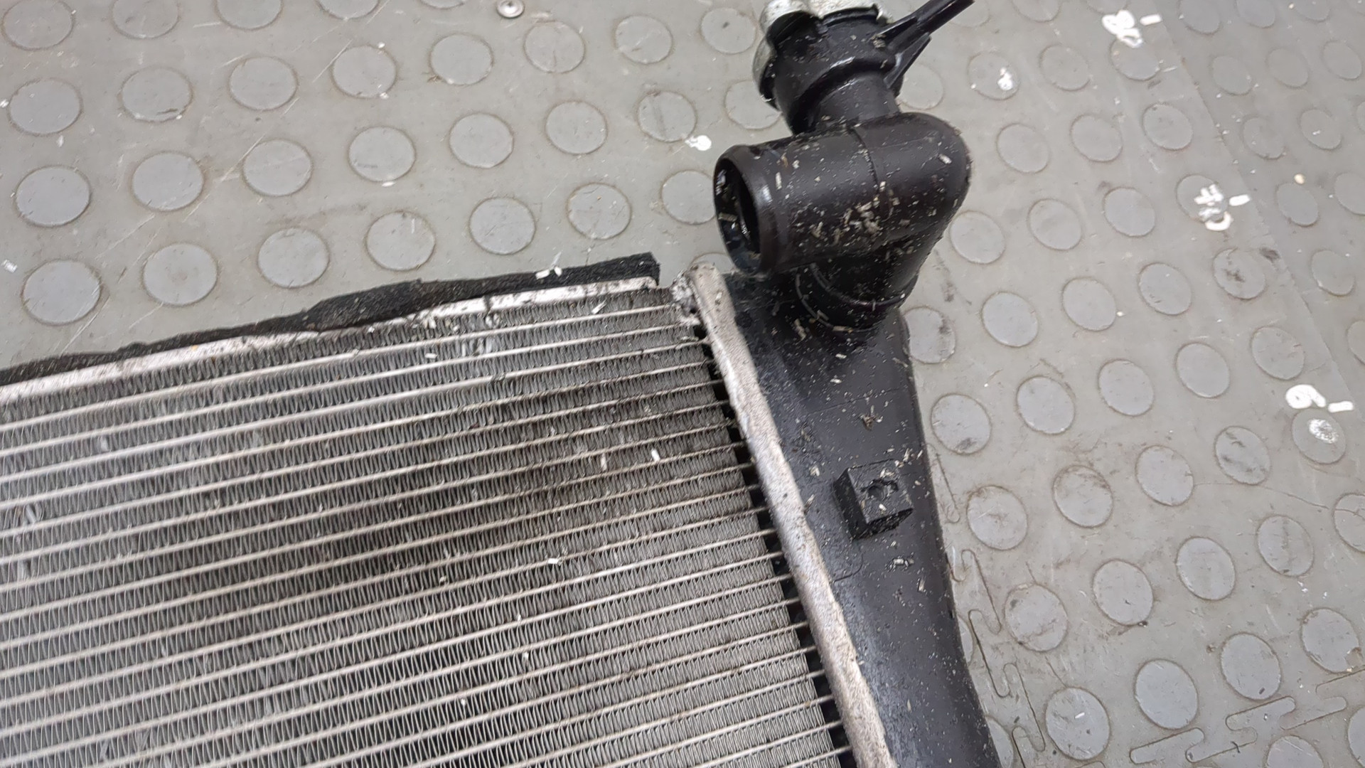 Радиатор охлаждения двигателя основной