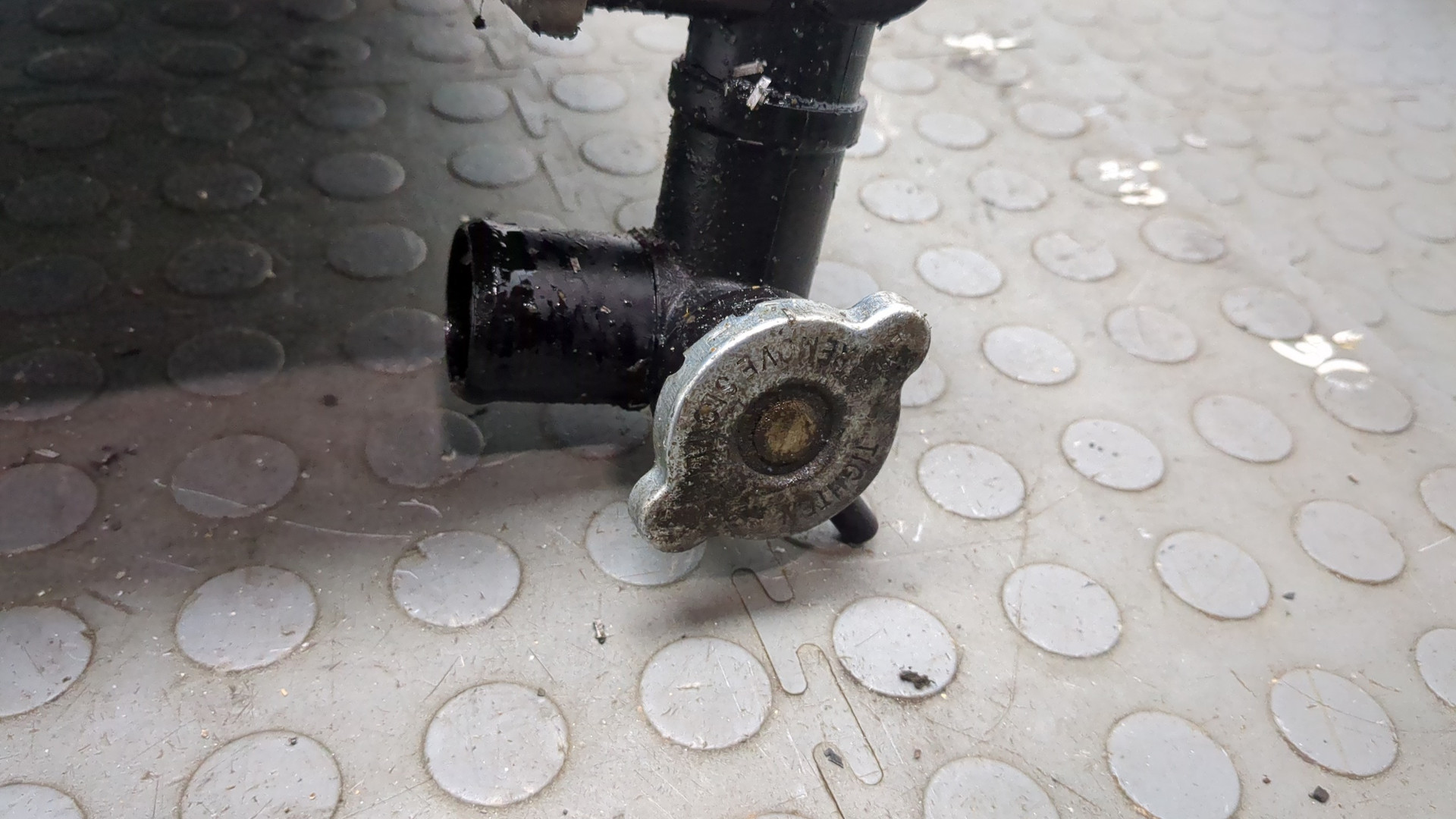 Радиатор охлаждения двигателя основной