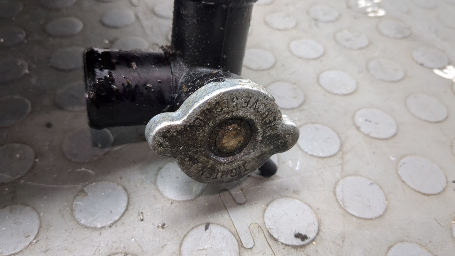 Радиатор охлаждения двигателя основной