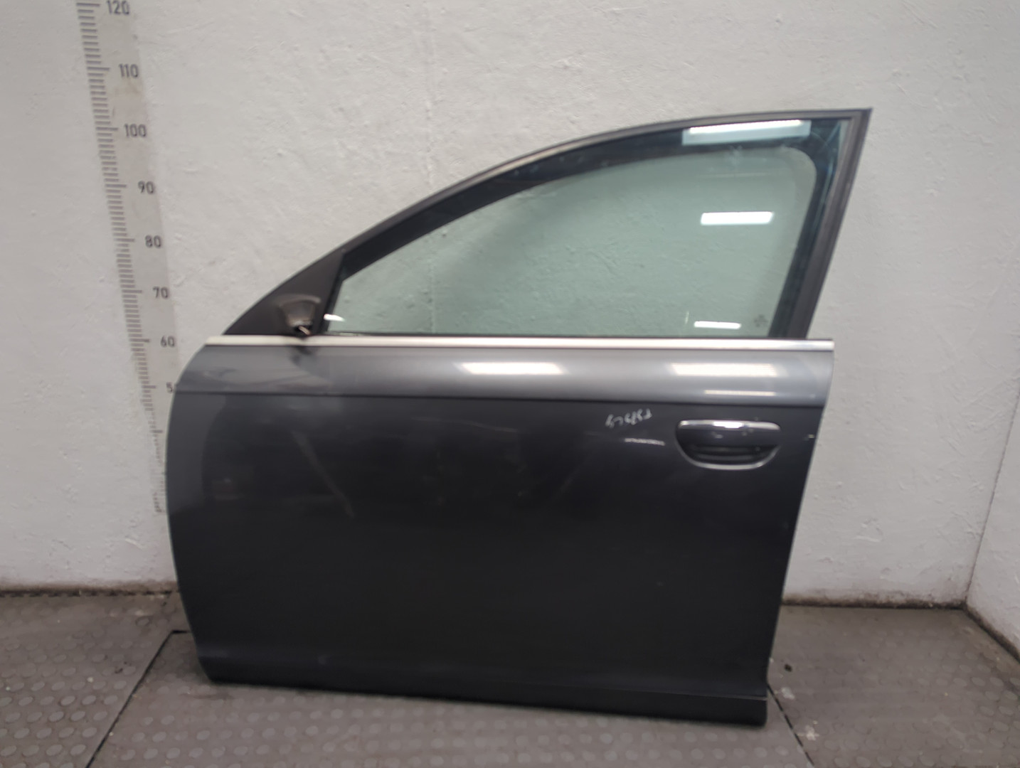 Дверь передняя левая