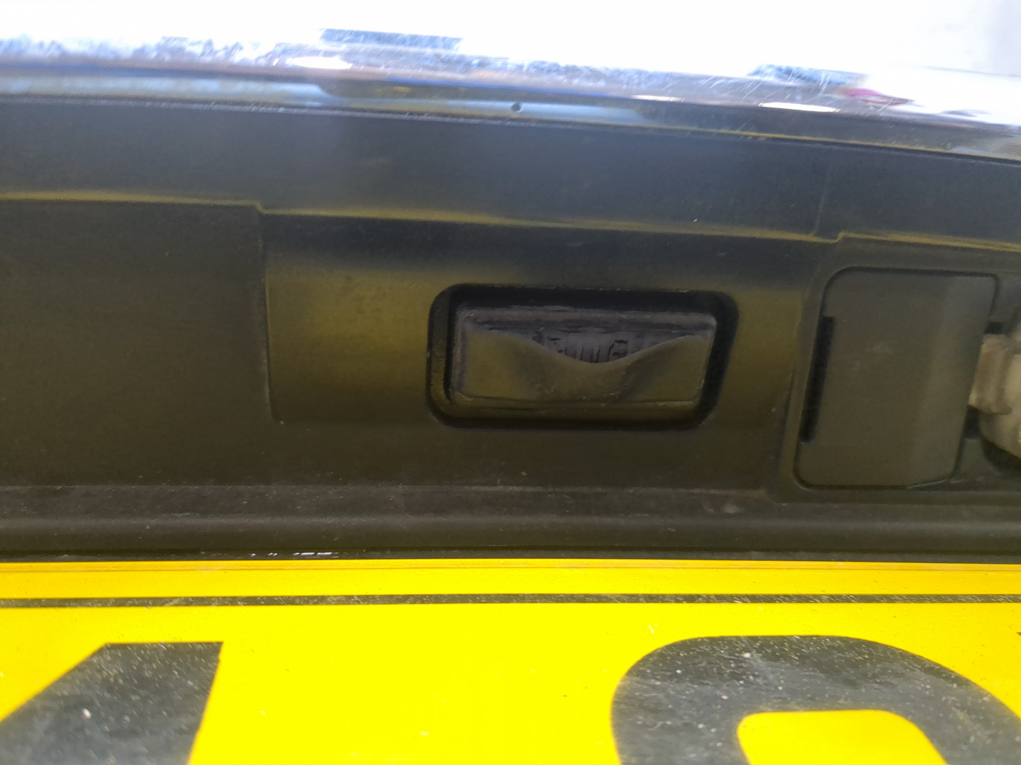 Дверь багажника