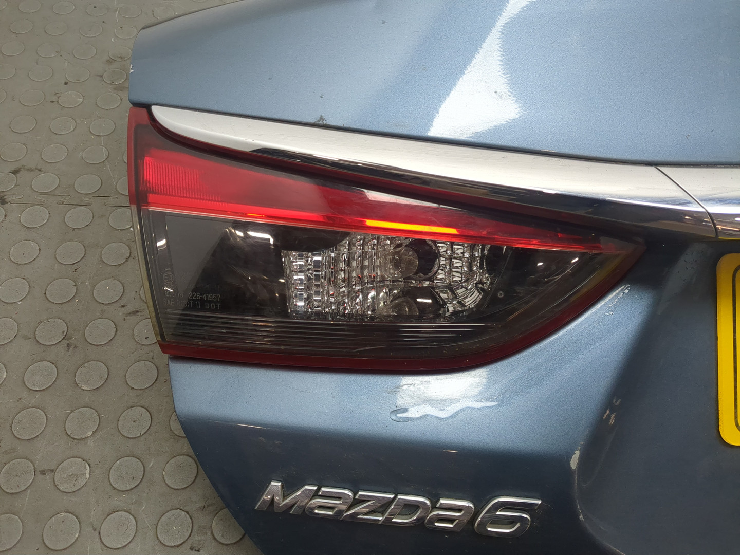 Дверь багажника