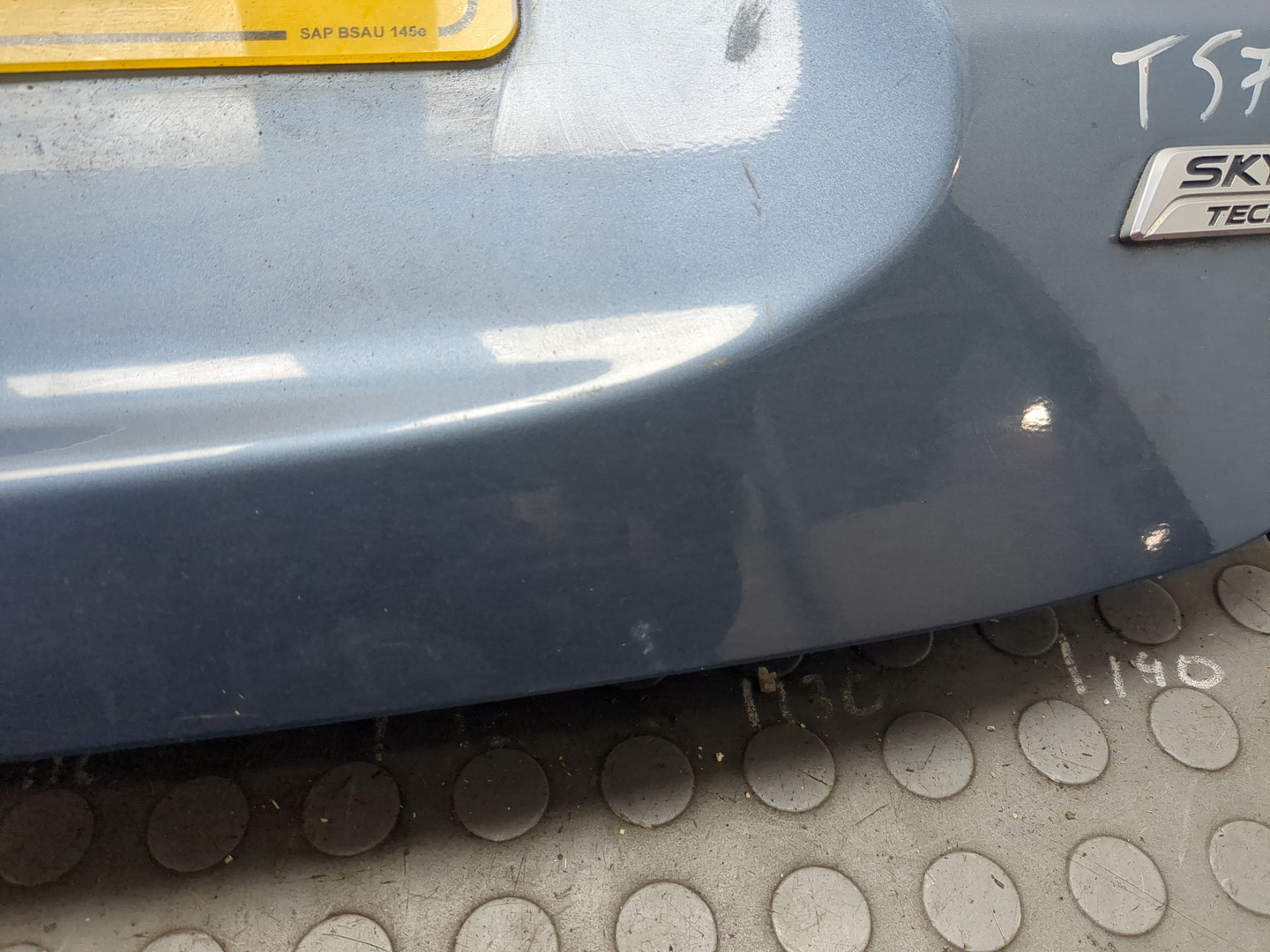 Дверь багажника