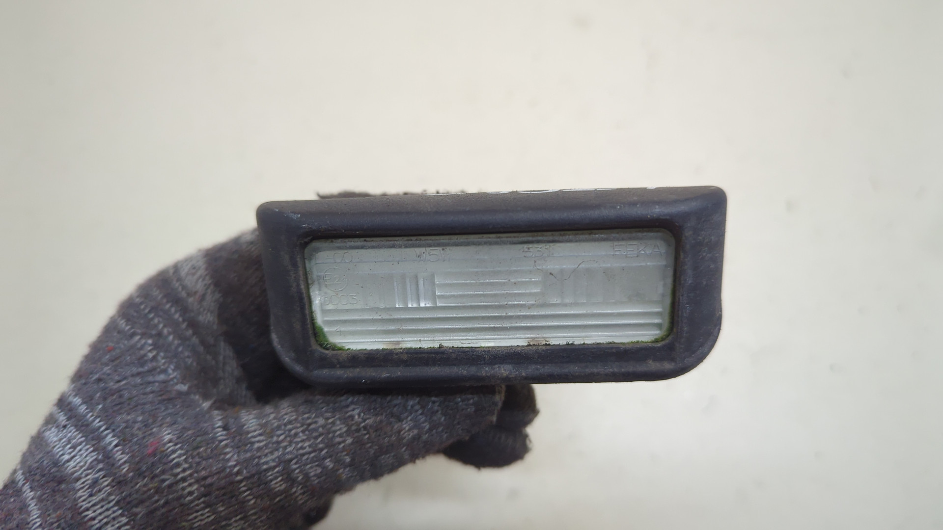 Фонарь подсветки номера