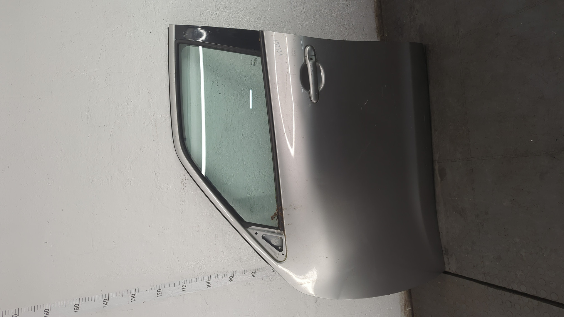 Дверь передняя левая