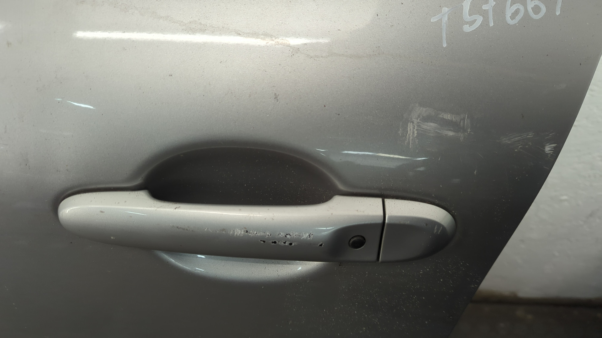 Дверь передняя левая