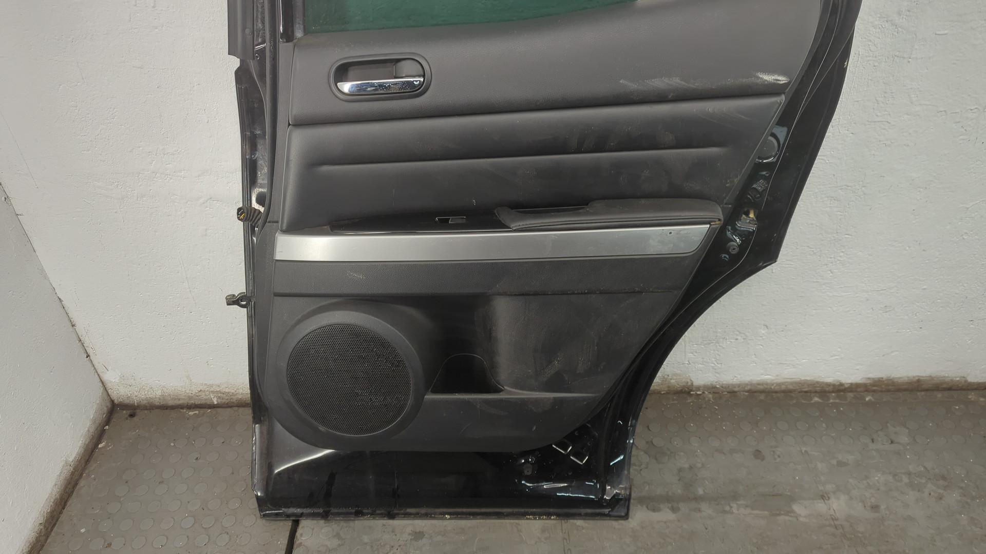 Дверь задняя правая