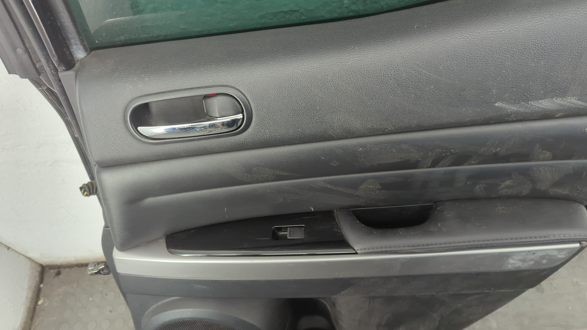 Дверь задняя правая