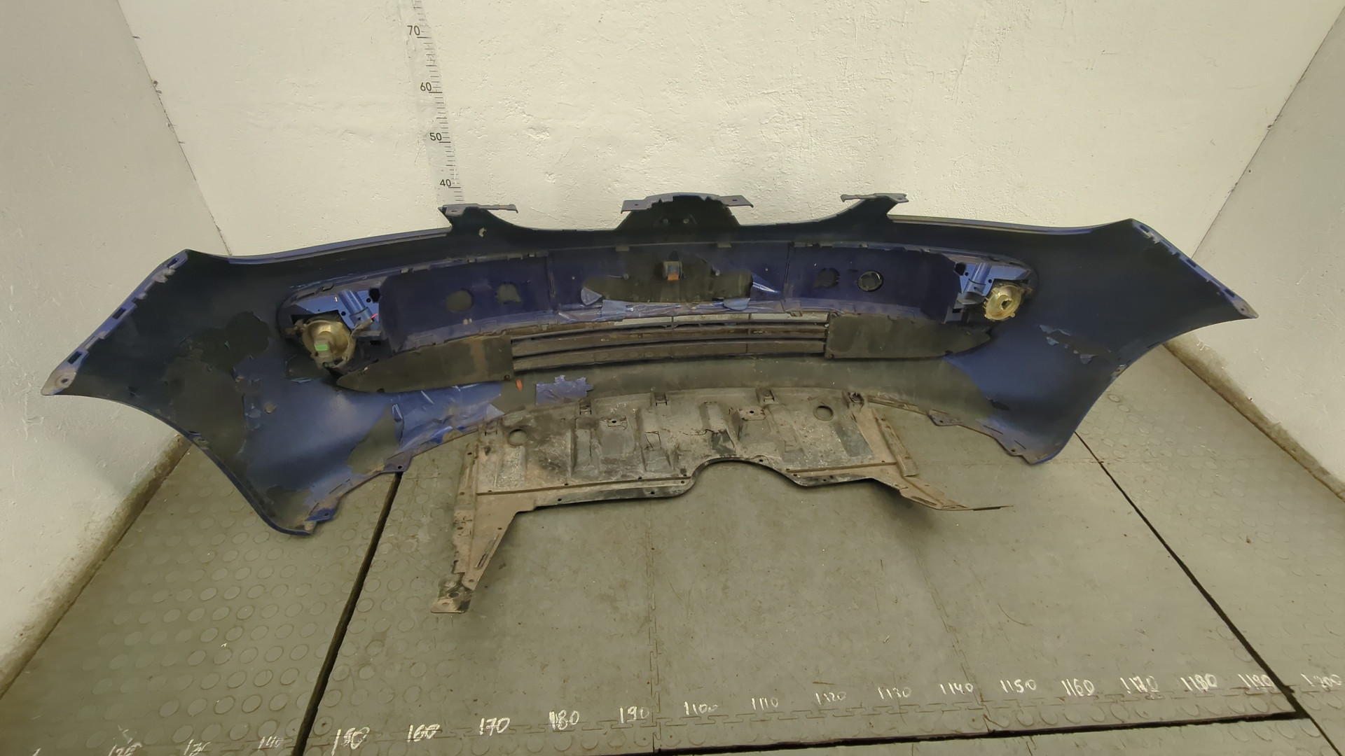 Бампер передний