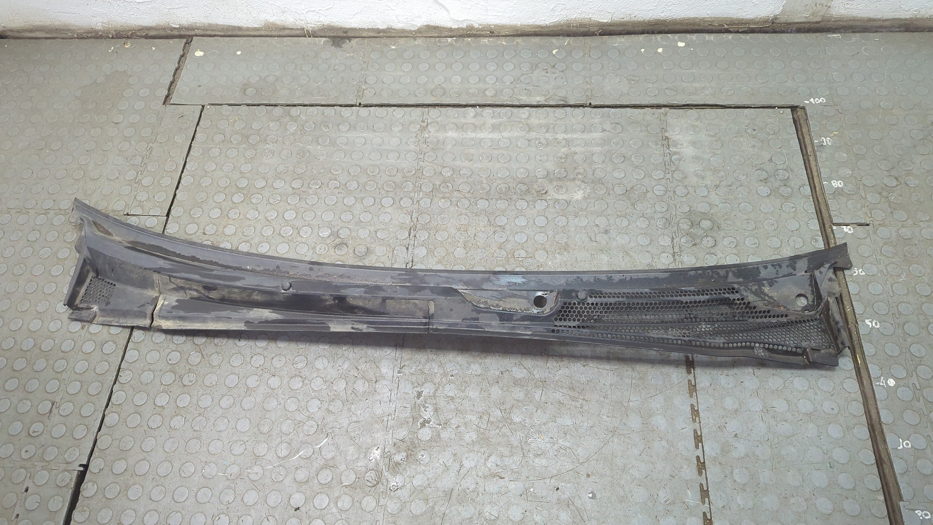 Решетка стеклоочистителей (Жабо)