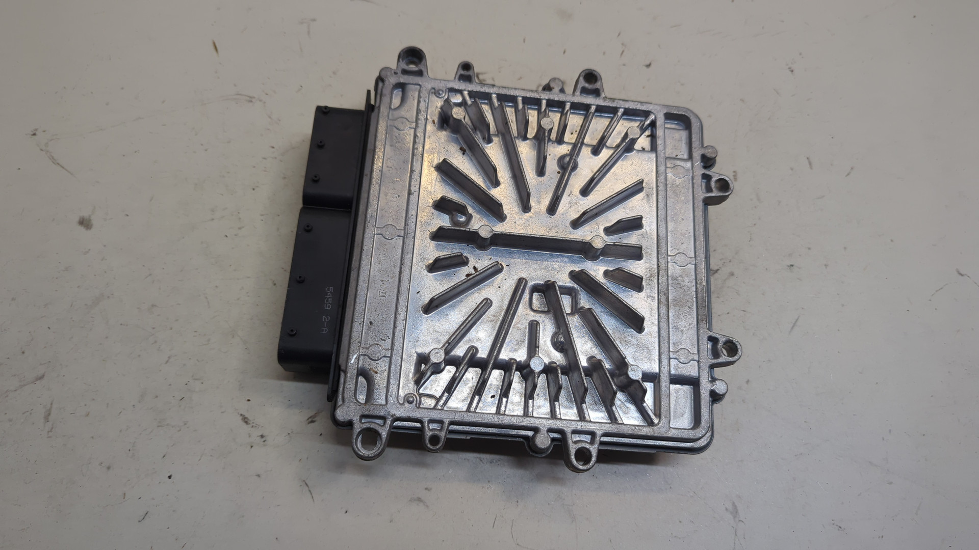 Блок управления двигателем