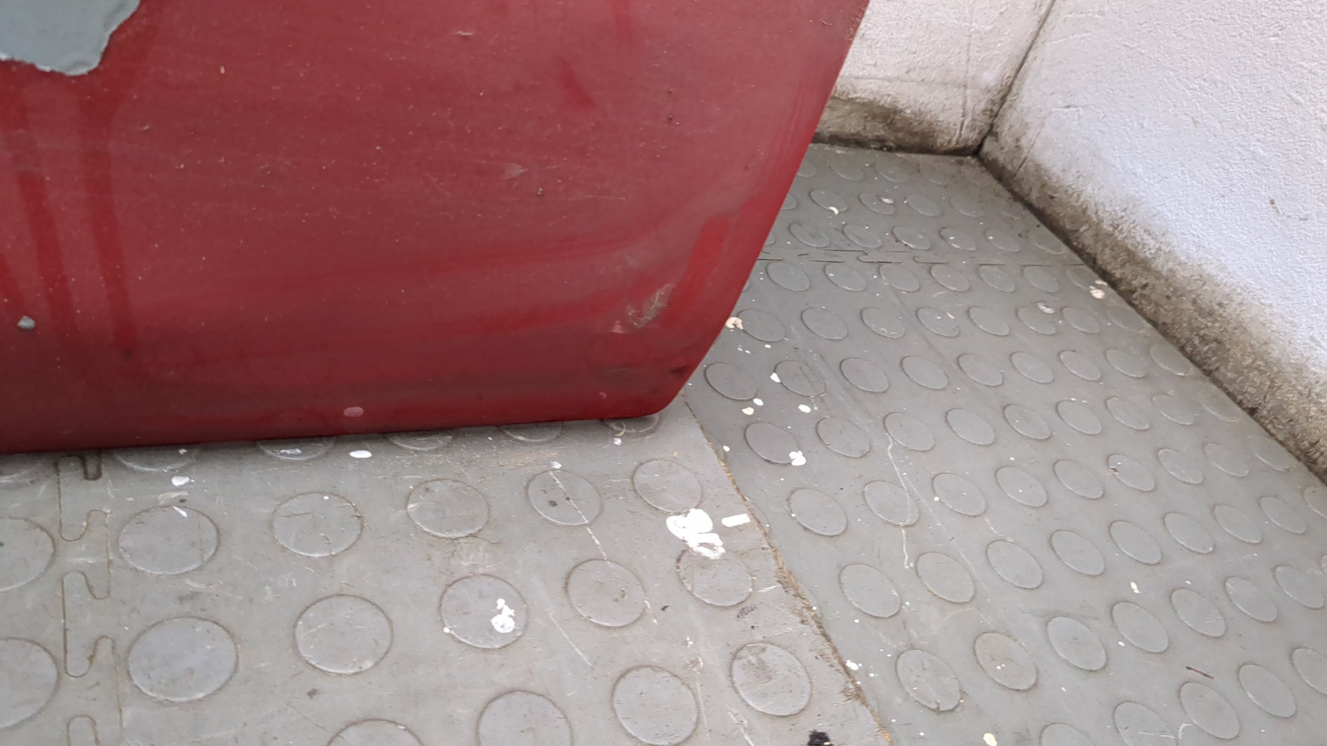 Дверь передняя левая