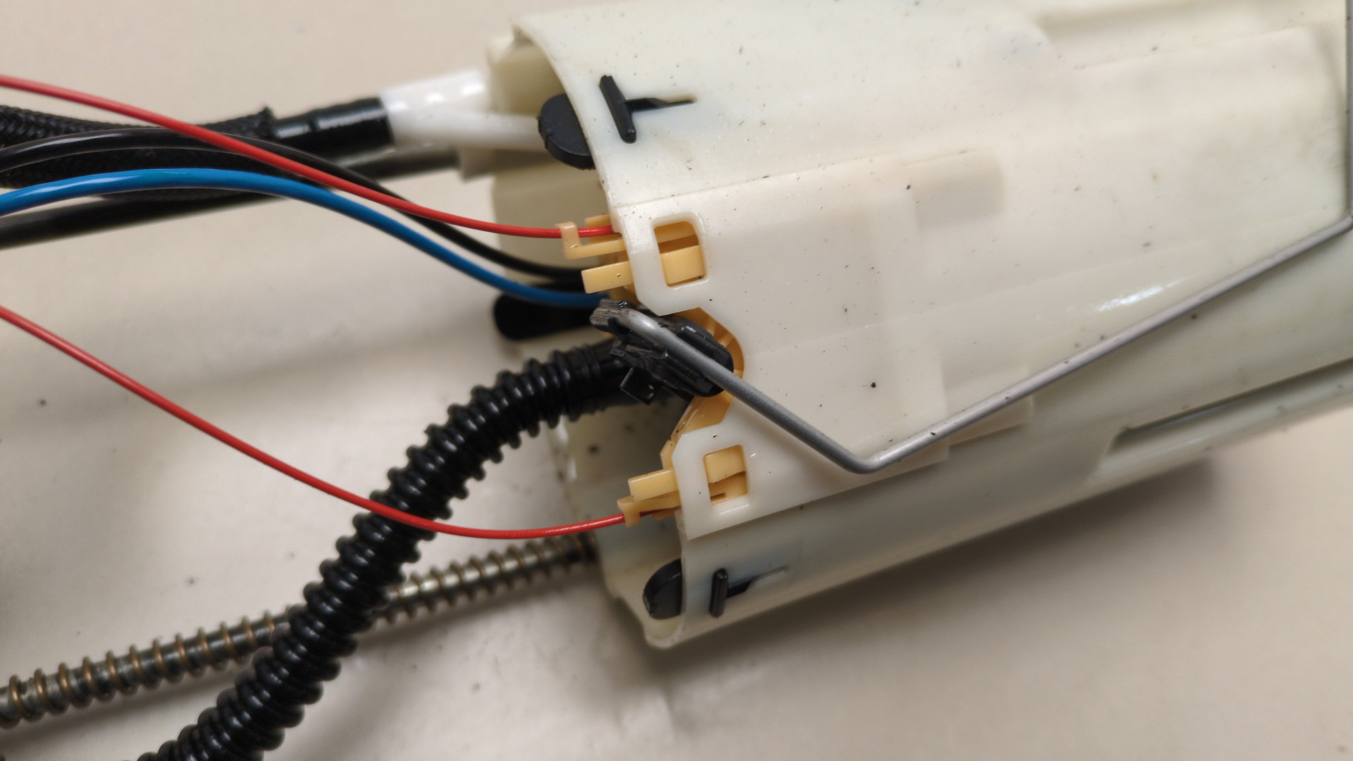 Насос топливный электрический