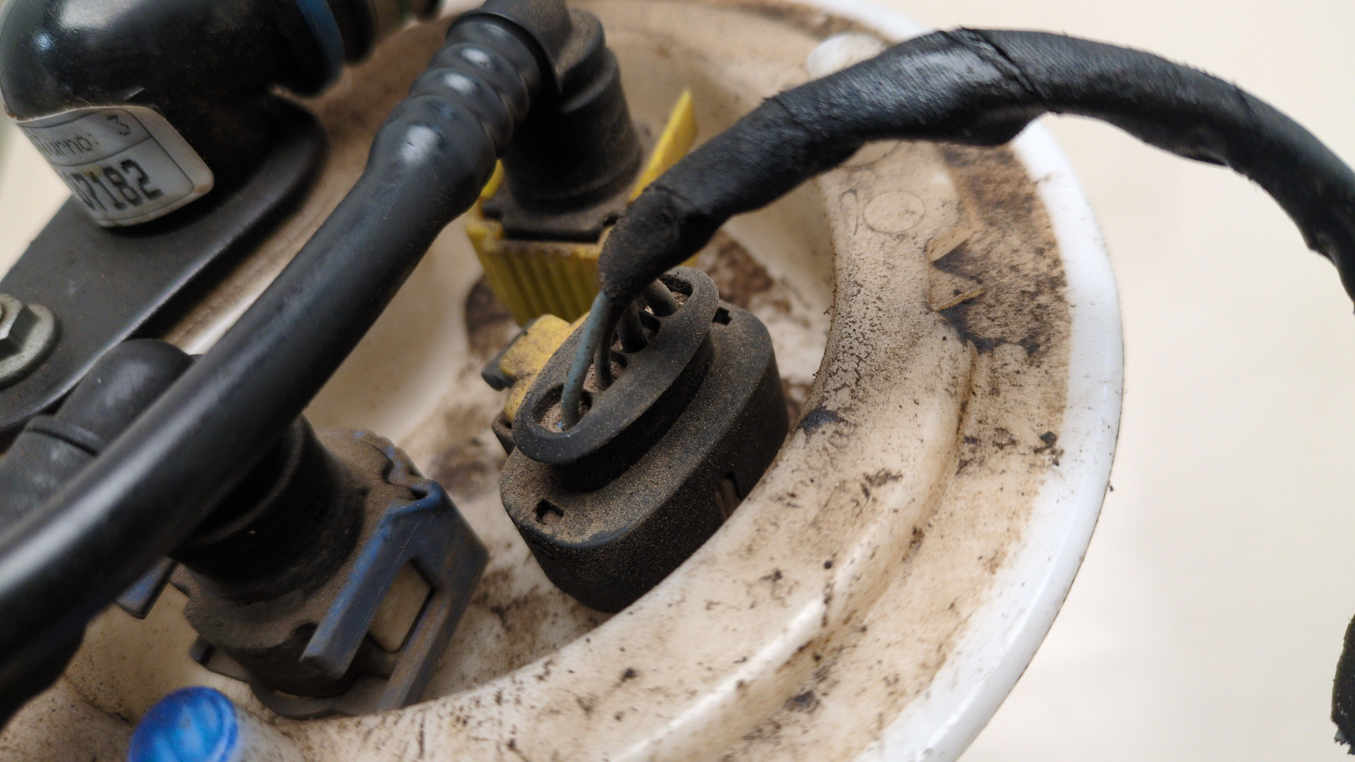 Насос топливный электрический