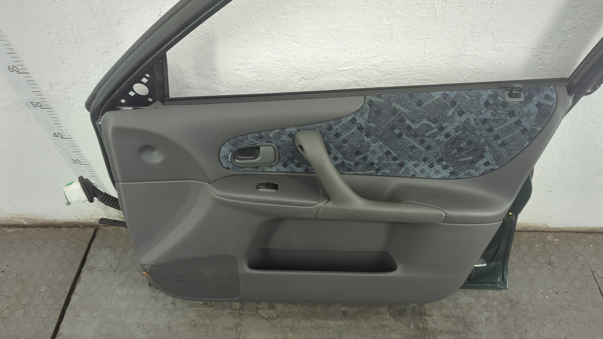 Дверь передняя правая