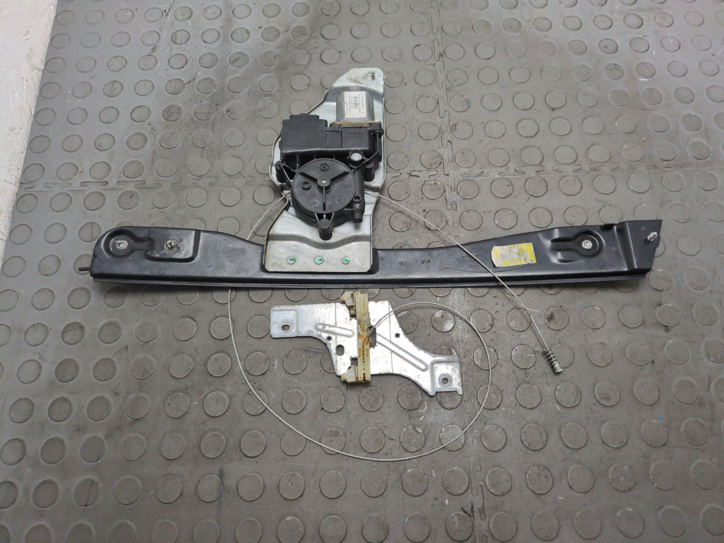 Стеклоподъемник электр. передний левый