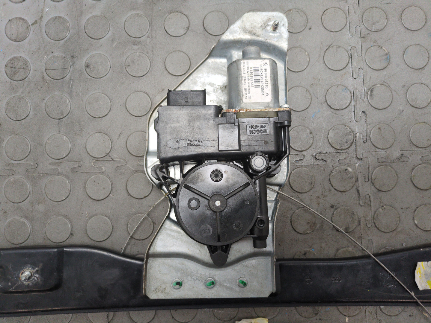 Стеклоподъемник электр. передний левый