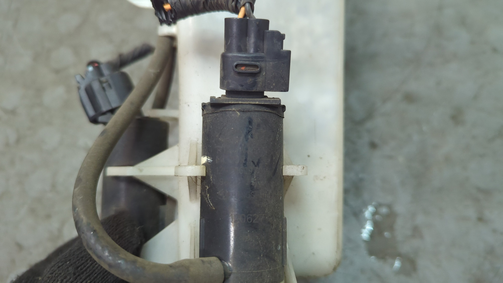 Бачок омывателя лобового стекла