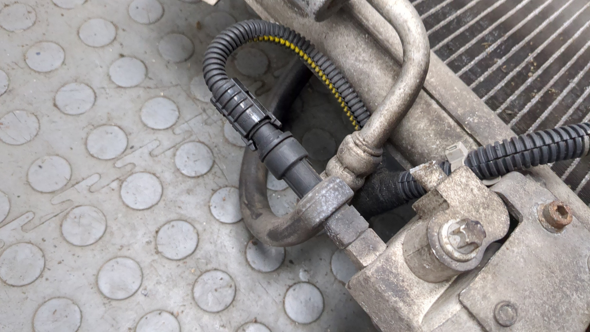 Радиатор кондиционера / конденсер