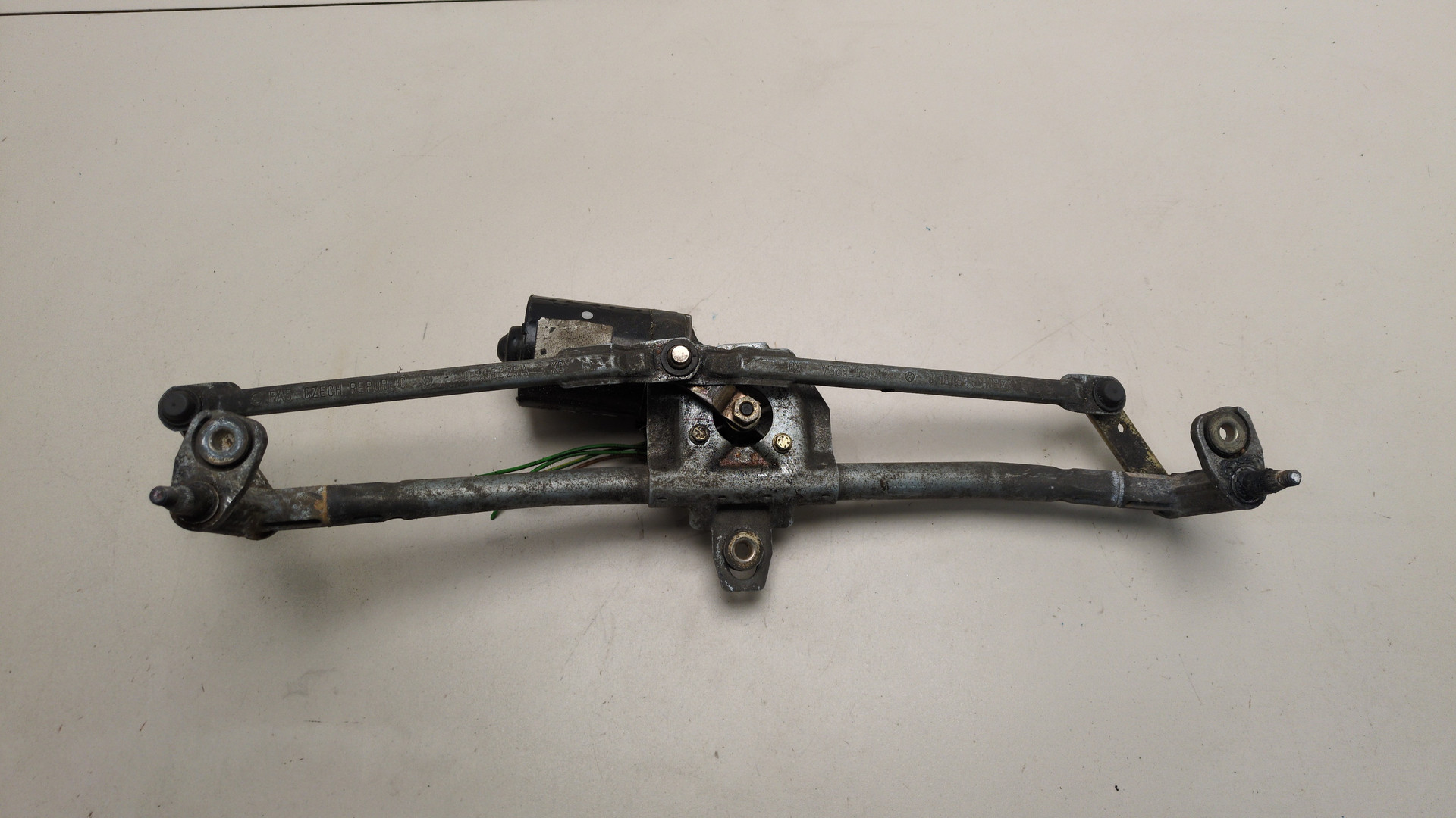 Трапеция стеклоочистителей