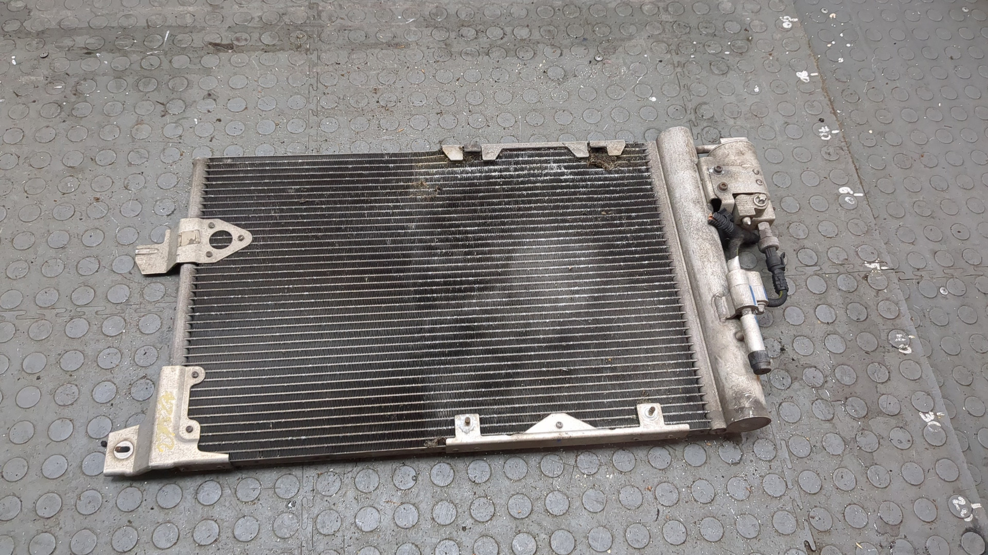 Радиатор кондиционера / конденсер