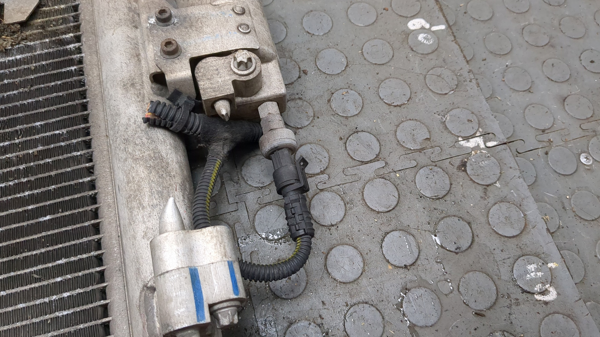 Радиатор кондиционера / конденсер