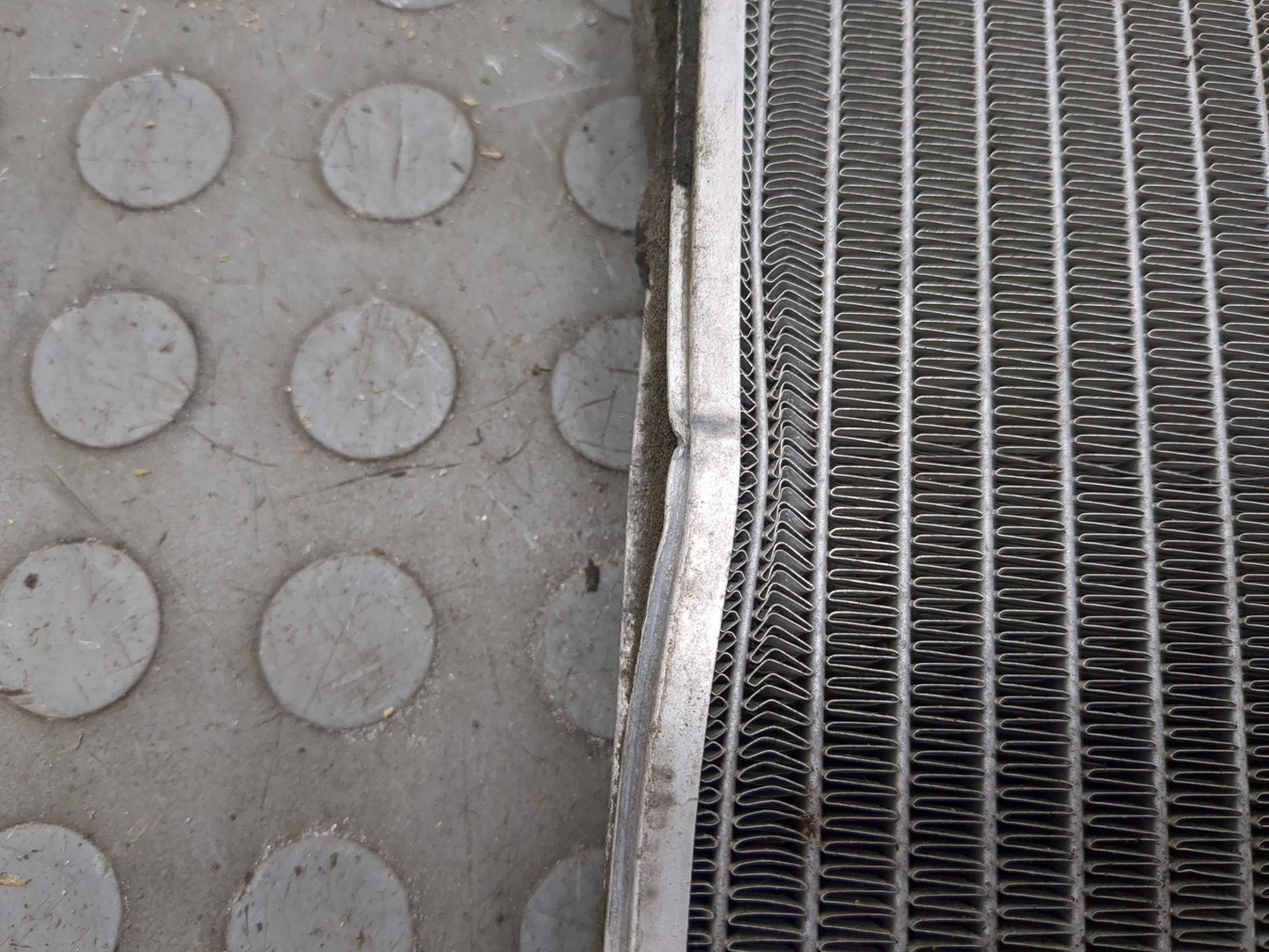 Радиатор охлаждения двигателя основной