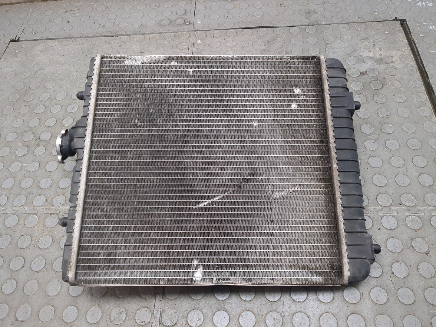 Радиатор охлаждения двигателя основной