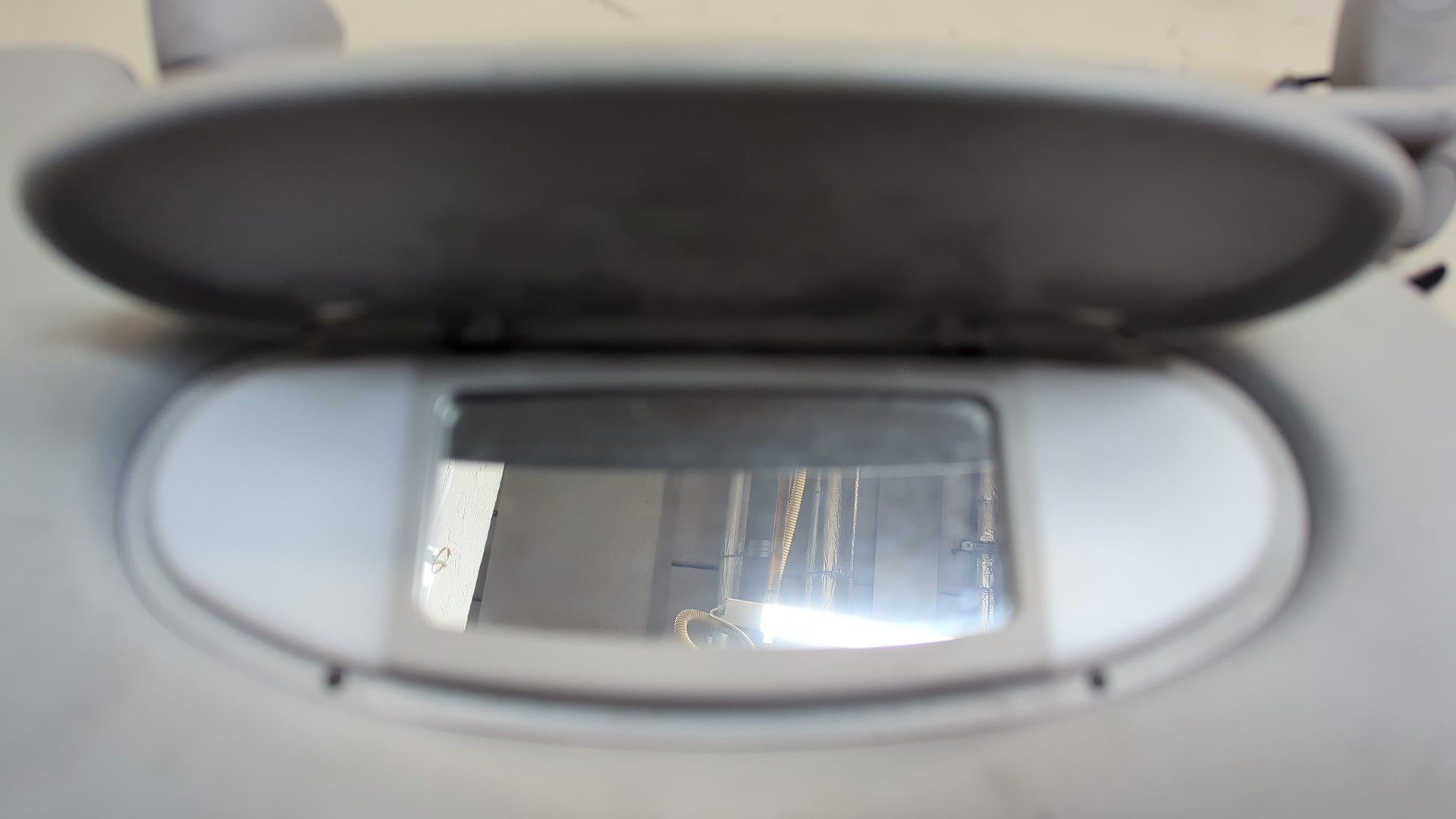 Козырек солнцезащитный