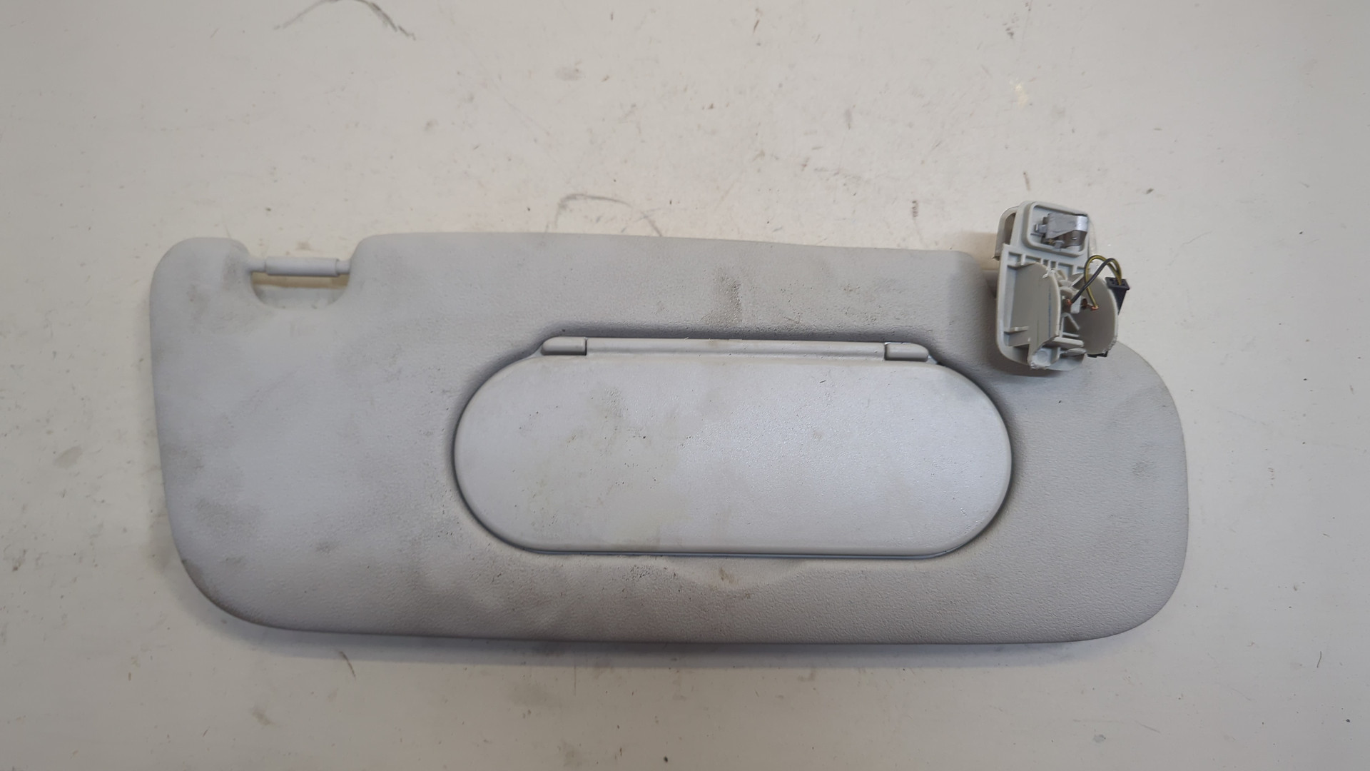 Козырек солнцезащитный