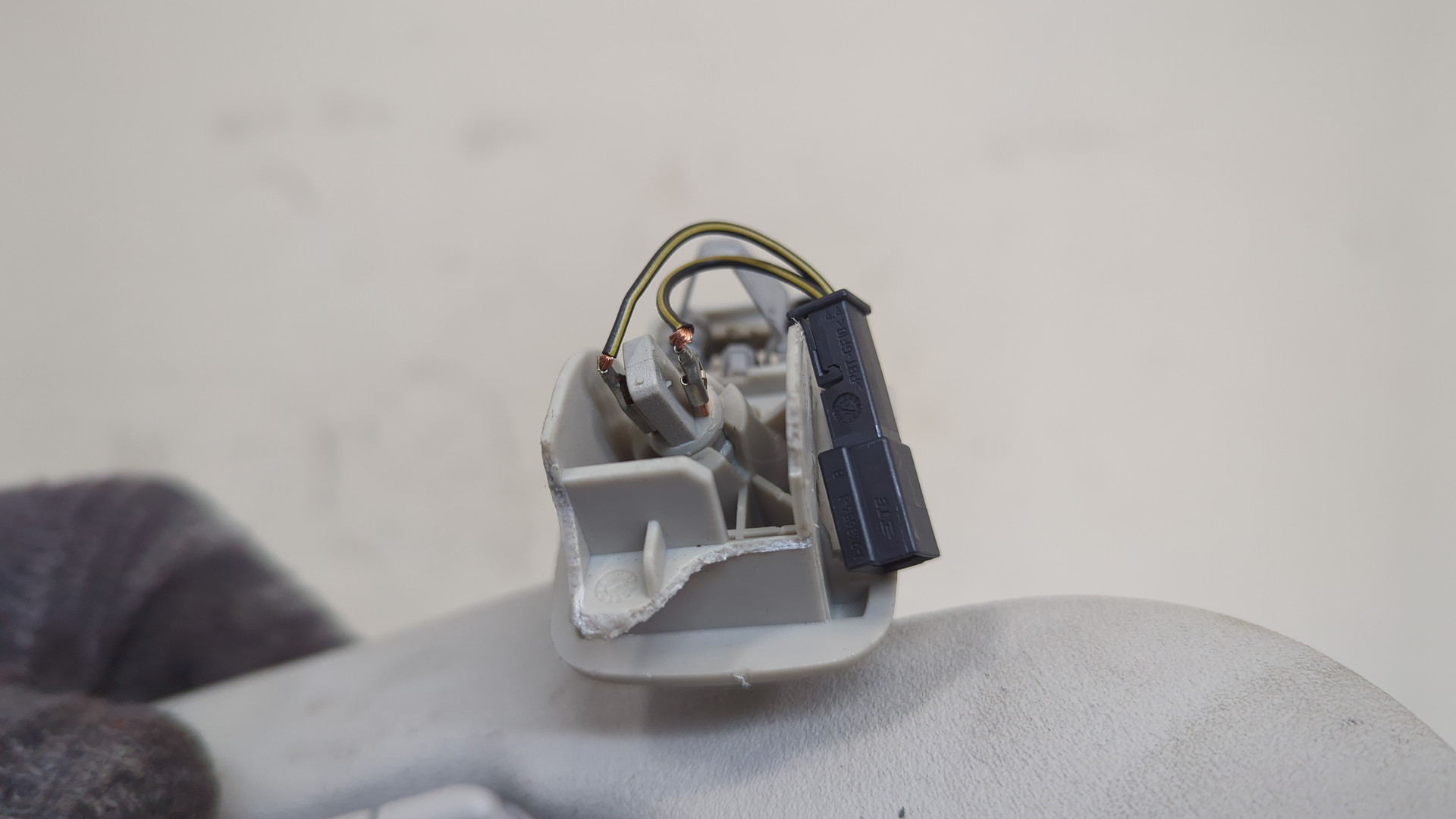 Козырек солнцезащитный