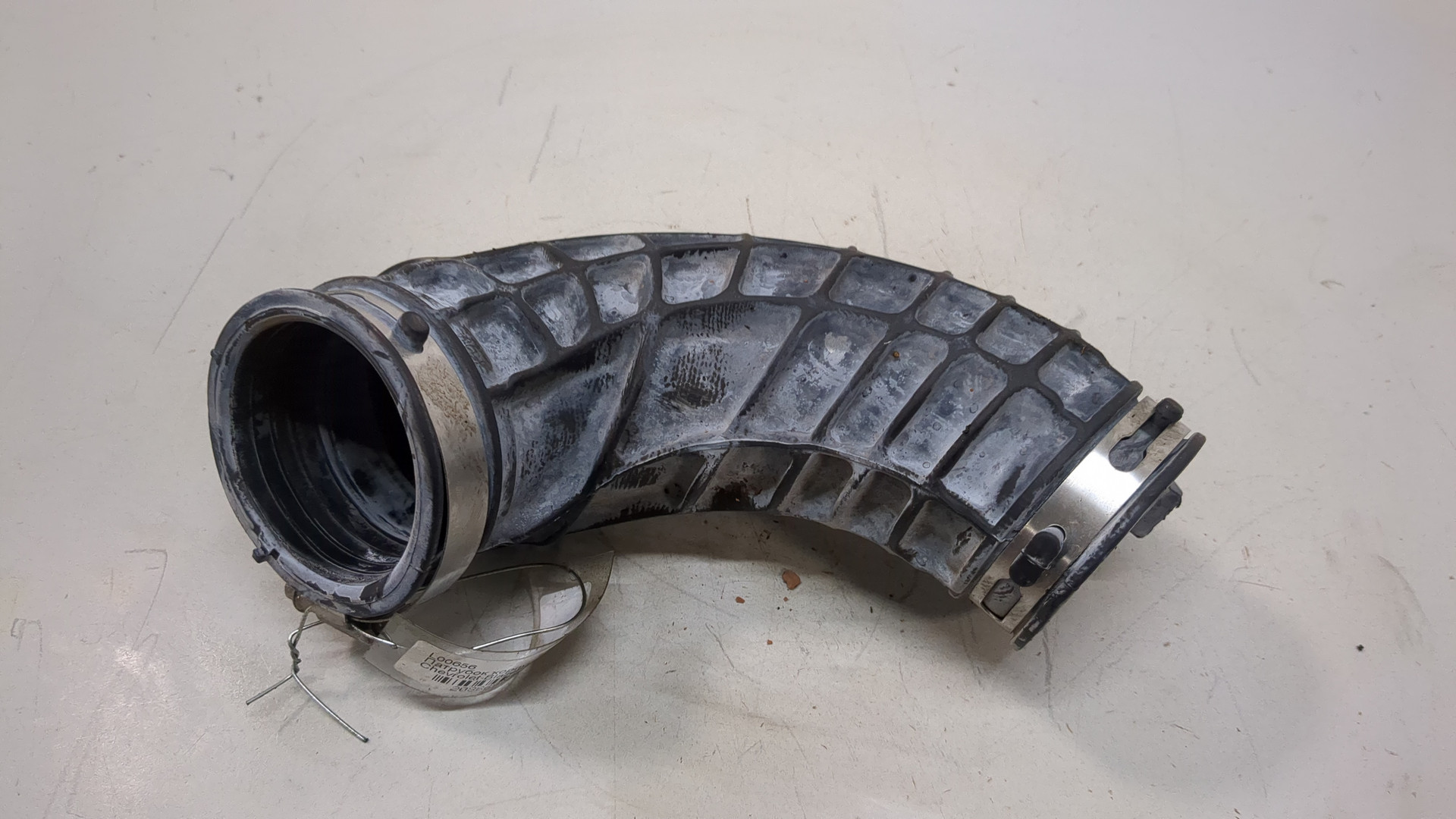 Патрубок воздушного фильтра