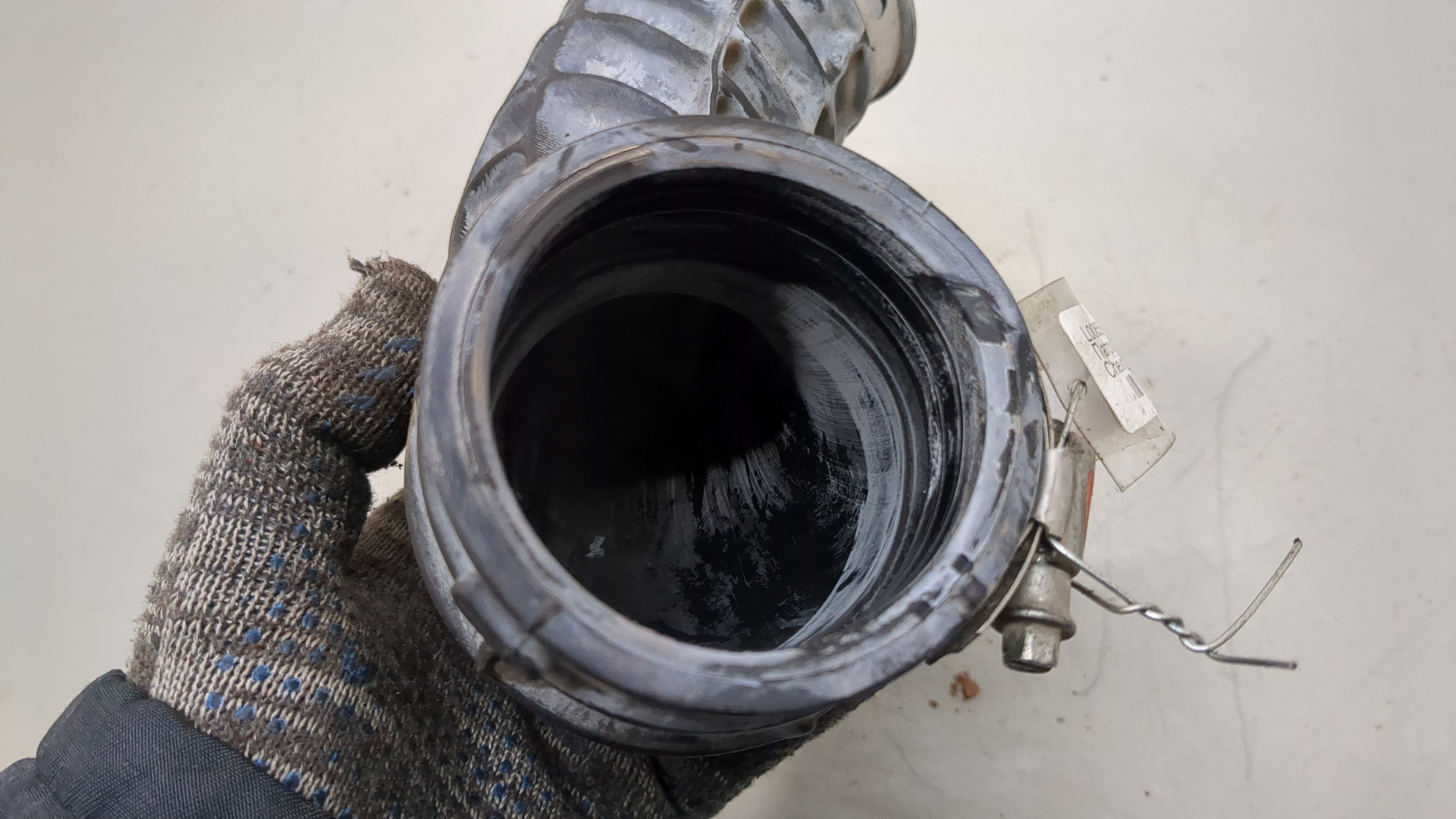 Патрубок воздушного фильтра