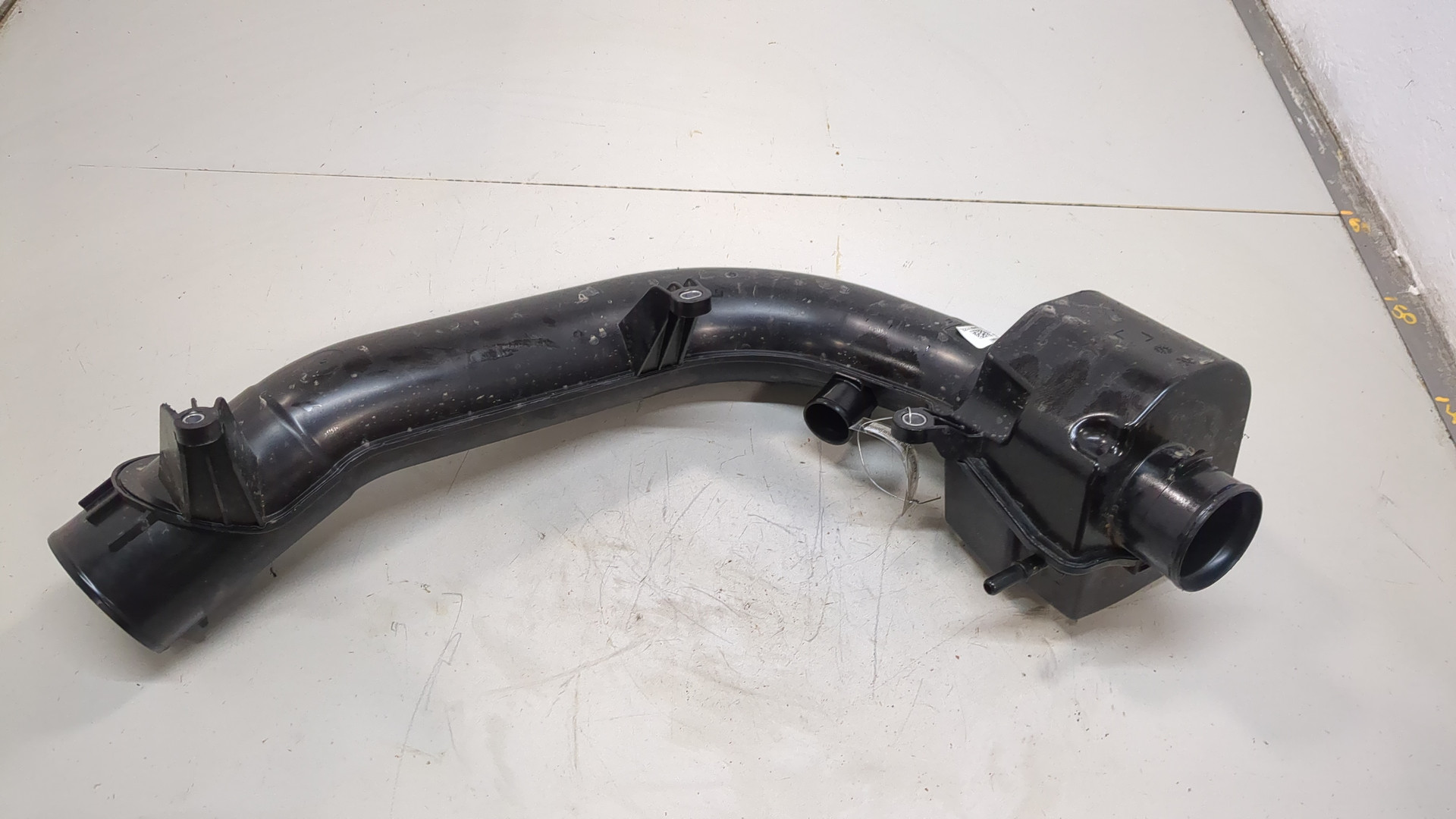 Патрубок воздушного фильтра