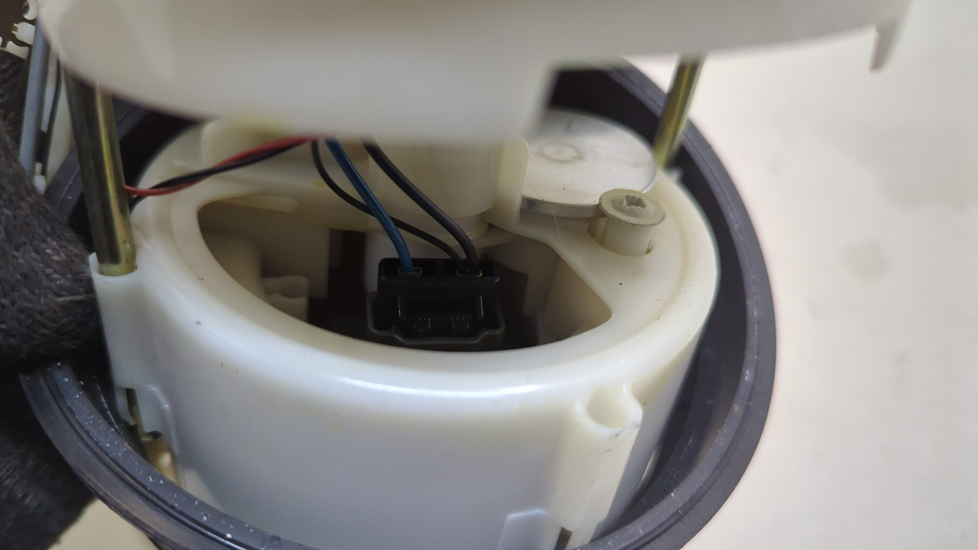 Насос топливный электрический