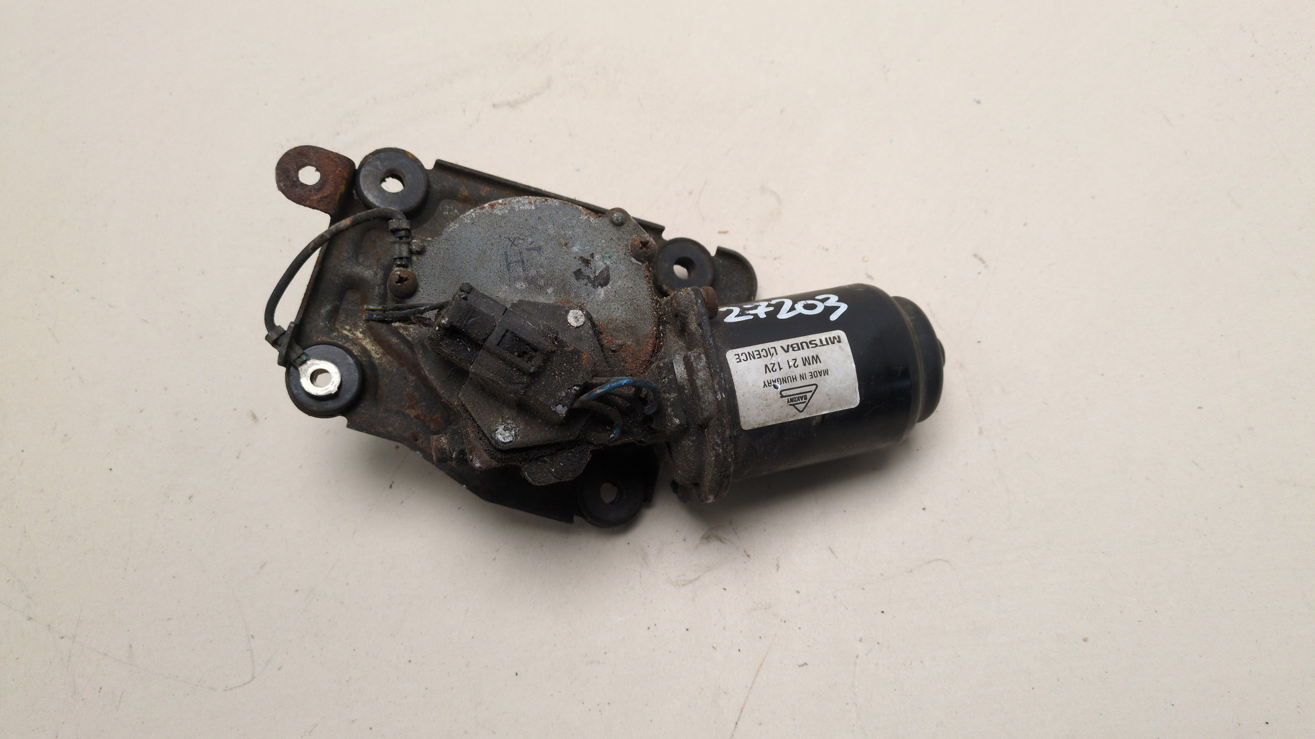 Моторчик стеклоочистителя передний