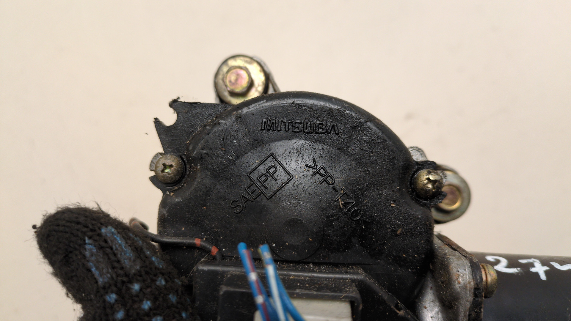 Моторчик стеклоочистителя передний